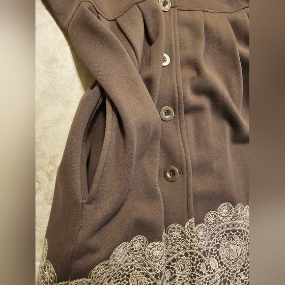 Casual Jacket or Sweater with Embroidery - Picture 4 of 7